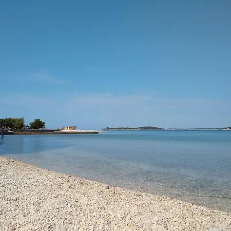 Lägenhet Bright With Pool View