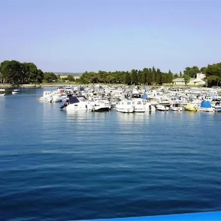 Apartamento Bright With Pool View Valbandon