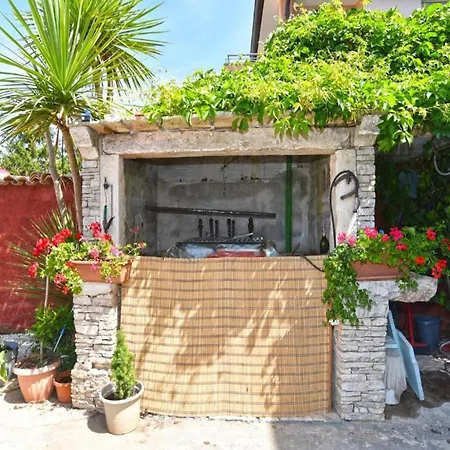 Bright With Pool View Valbandon