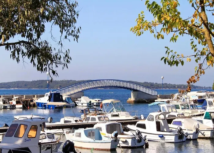 Bright With Pool View * Valbandon