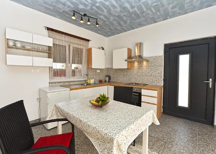 Bright With Pool View Διαμέρισμα *